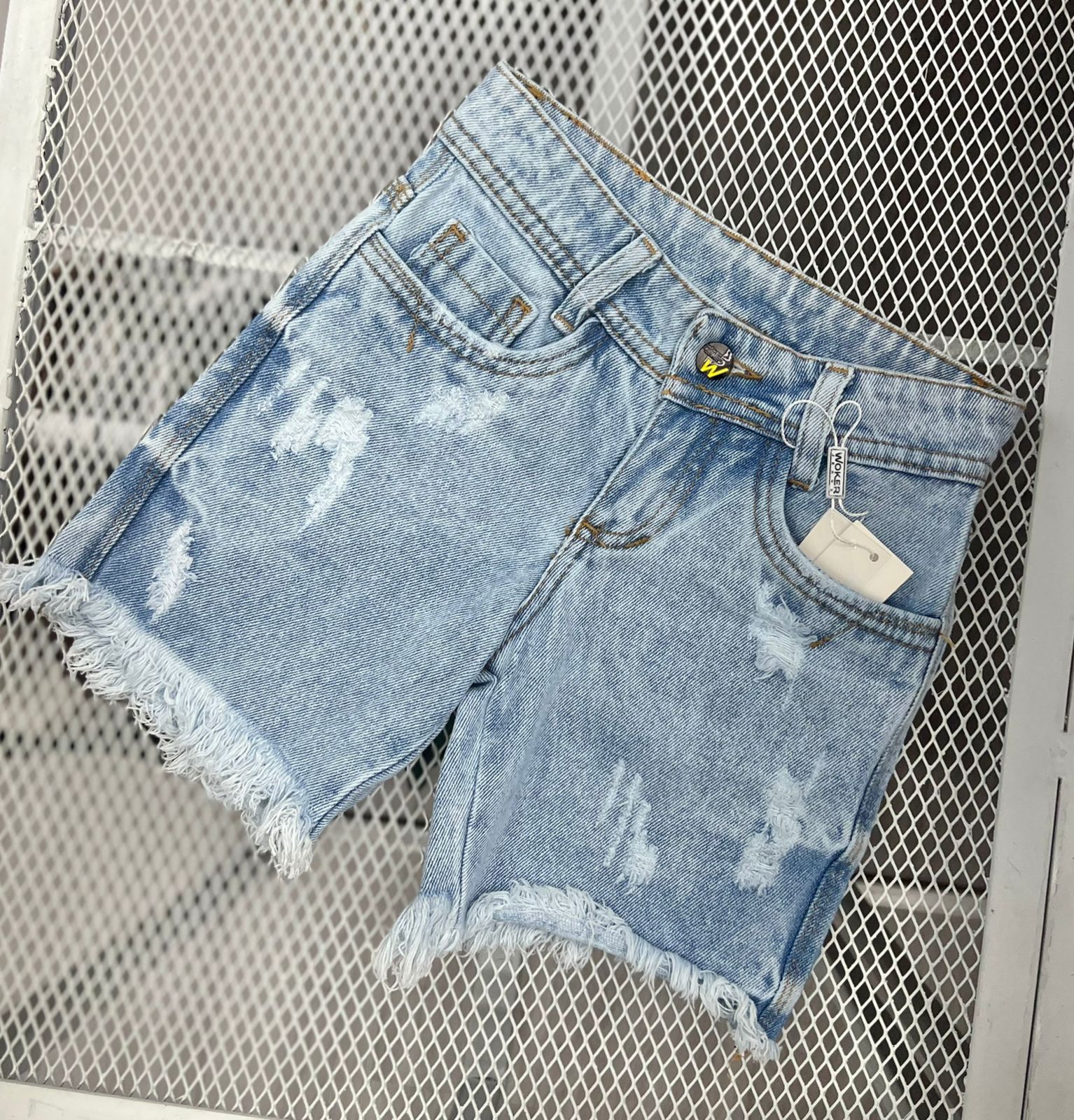 Bermuda Jeans Denim Con Hilachas