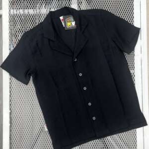 Camisa Con Cuello Negro